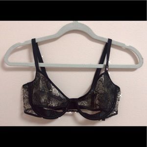 Victoria’ Secret Lace Bra 34D NEW